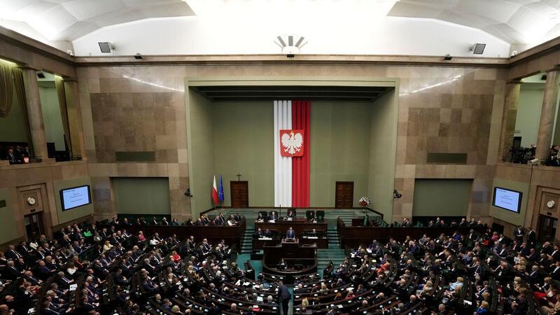 Polen: Ausschuss soll Einsatz von Spionagesoftware prüfen Einstimmig: Das Parlament in Warschau verabschiedete einen Beschluss für eine Überprüfung.