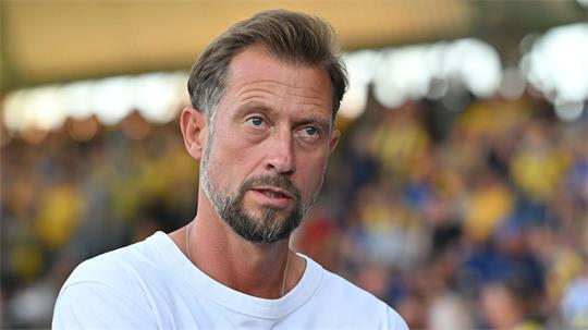 Eintracht-Coach Lars Kornetka und sein Team sind wieder auf dem Boden der Tatsachen angekommen.