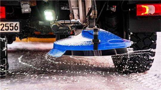 Eisregen und überfrierende Nässe haben auf der Autobahn A7 zu mehreren Unfällen geführt.