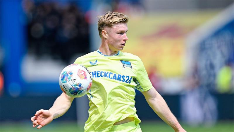 Zwölf Spieler weg, nur ein Neuer: Rutscht Hertha jetzt ab? Eitschberger entschied sich für eine Verlängerung. (Archivbild)