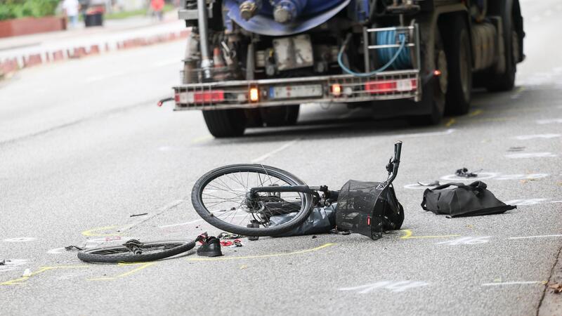 Elf Radfahrer sind im vergangenen Jahr im Hamburger Straßenverkehr ums Leben gekommen. (Archivbild)