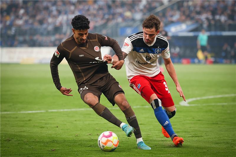 „Ribéry für Arme“: St. Pauli feiert Ex-Buxtehuder Elias Saad Elias Saad (links) erzielte seinen ersten Profitreffer bereits im Derby gegen den HSV. Foto: Charisius/dpa