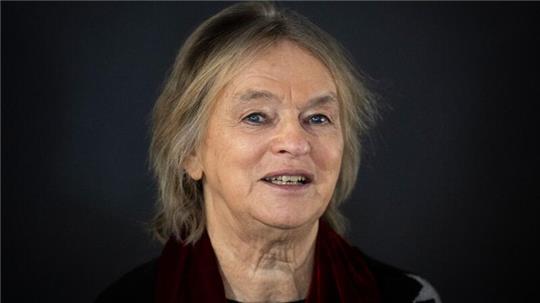 Elke Heidenreich steht dem Alter gelassen gegenüber.