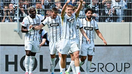 Elversberg feiert einen deutlichen Sieg gegen Elversberg.
