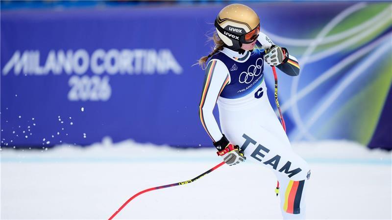 Emma Aicher tut sich im ersten Training mit der Piste in Cortina d’Ampezzo noch schwer.