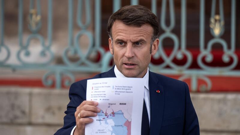 Emmanuel Macron: „Ukrainischer Boden wird de facto von Stützpunkten aus angegriffen, die sich in Russland befinden.“