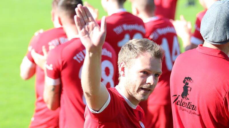 Emotionaler Moment: Wiepenkathens Nico Speer beendet seine Laufbahn als aktiver Fußballer verletzungsbedingt. Der 29-Jährige wird die zweite Mannschaft als Trainer übernehmen.