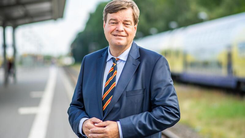 Enak Ferlemann (CDU) hat sich noch nicht entschieden, ob er wieder für den Bundestag kandidieren will.