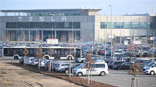 Ende Januar fuhr Tesla die Autofertigung in Grünheide wegen der Angriffe der Huthi-Miliz auf Schiffe im Roten Meer für rund zwei Wochen herunter - und nun schon wieder.