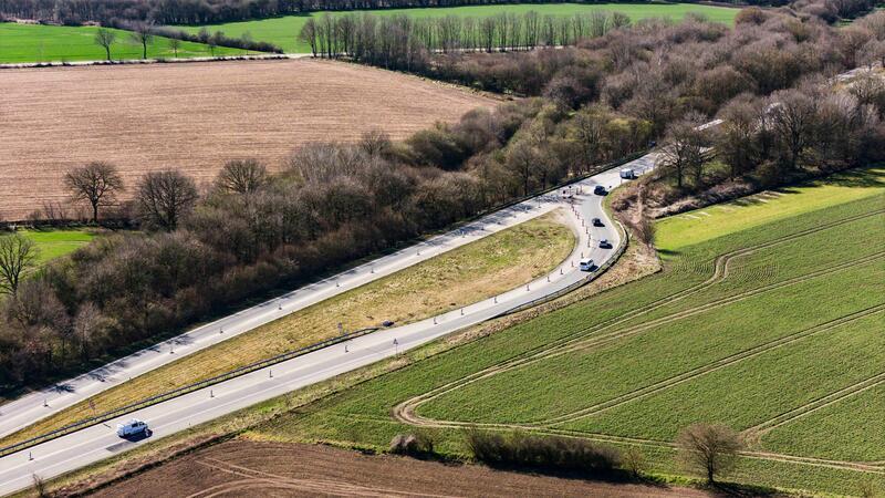 Ende Mai erfolgt der Spatenstich für den Weiterbau der A20 bei Bad Segeberg. (Archivbild)