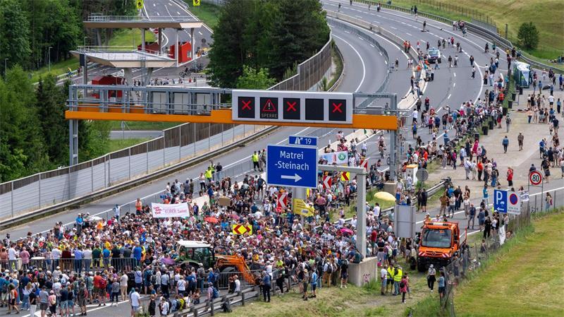 Ende Mai war mitten wegen einer Demo die Brenner-Autobahn von morgens bis abends gesperrt. (Archivfoto)  