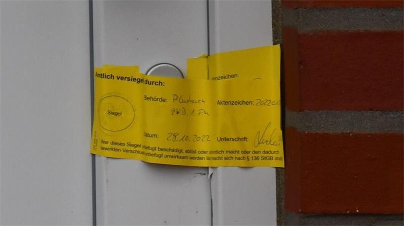Ende Oktober 2022 war die Eingangstür des Hauses, in dem die Schweizerin lebte, von der Polizei versiegelt worden. Zuvor war die Frau leblos aufgefunden worden. (Archivfoto)