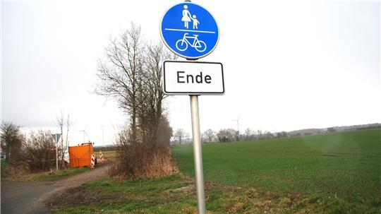 Ende im Gelände: Im Juli starten die Baumaßnahmen für die letzte Lücke für einen sicheren Radweg von Apensen nach Grundoldendorf.