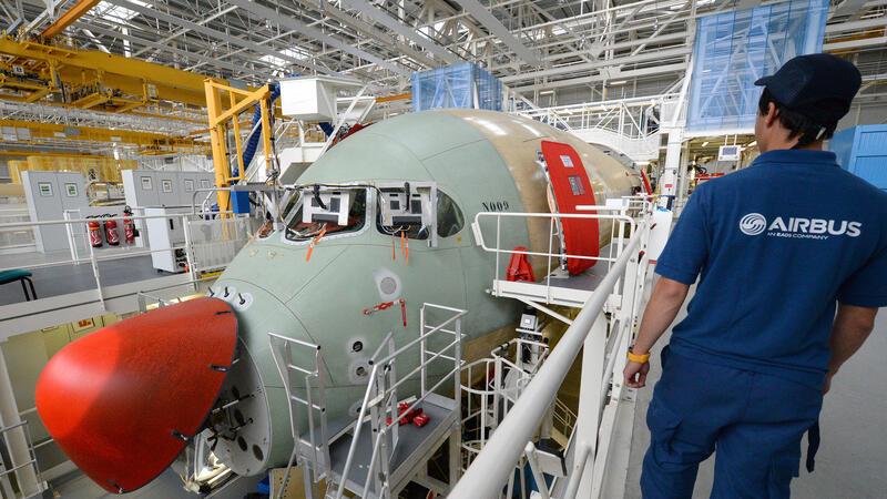 Milliarden-Auftrag für Airbus-Großraumflieger – Wie Finkenwerder profitiert Endmontiert werden die A350 in Toulouse, in Hamburg-Finkenwerder werden wichtige Rumpfsegmente gefertigt.