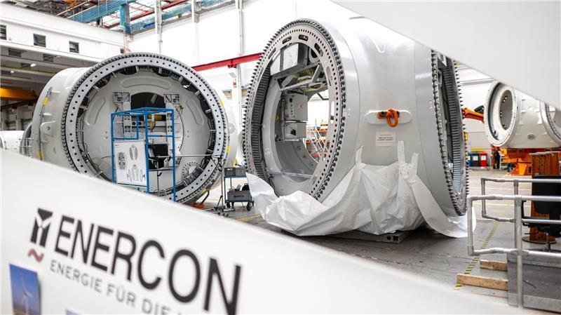 Enercon richtet Geschäft um Windturbinen neu aus Enercon ist einer der größten deutschen Windkraftanlagenhersteller mit Sitz in Ostfriesland. (Archivbild)
