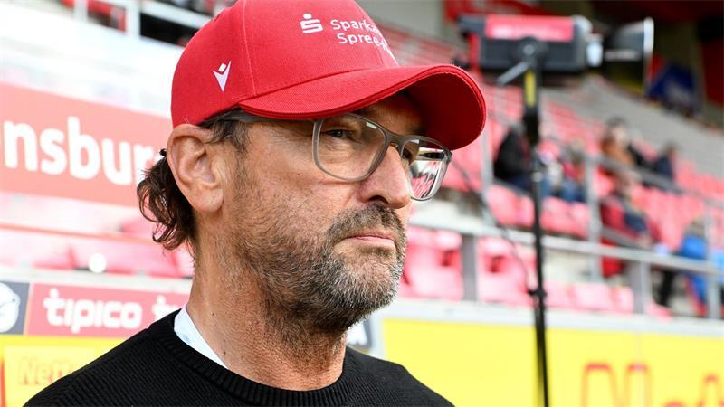 Energie-Trainer Claus-Dieter Wollitz will in der 2. Bundesliga für frischen Wind sorgen. (Archivbild) 