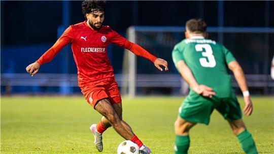 Enes Badur konnte in dieser Woche wieder ohne Gesichtsmaske trainieren - die hatte den A/O-Stürmer zuletzt behindert.