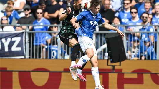Enges Spiel zwischen Darmstadt 98 und Hannover 96.