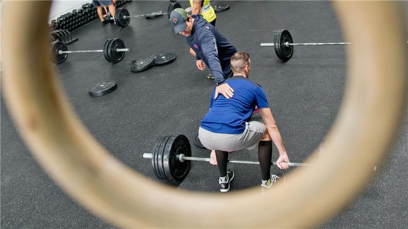 Körper als Visitenkarte - Jugendliche strömen in Muckibuden Engmaschige Betreuung gibt es nicht in jedem Fitnessstudio. (Archivbild)