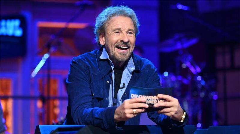 Thomas Gottschalk zu Stefan Raab: Du hast mehr Zähne als ich Entertainer Thomas Gottschalk zu Gast in der RTL+-Streaming-Show „Du gewinnst hier nicht die Million bei Stefan Raab“.