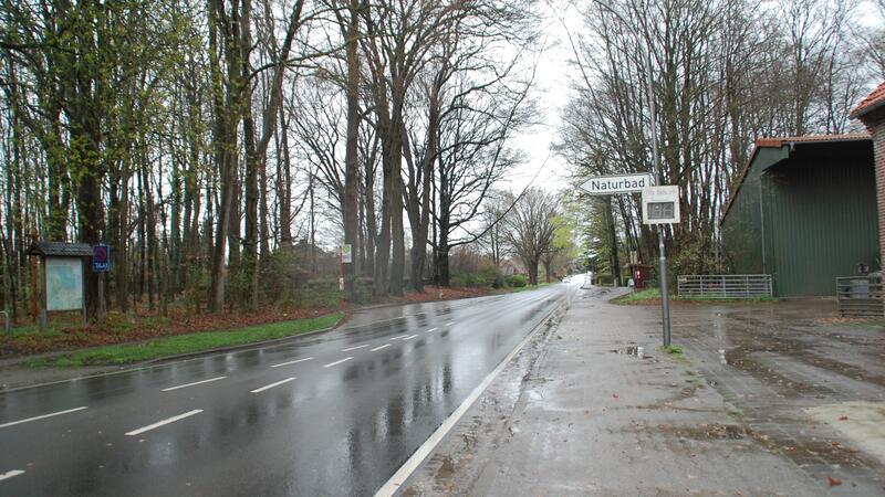 Entlang der Hauptstraße in Sauensiek sollen bis zum Naturbad Mehrfamilienhäuser und Gewerbebetriebe entstehen können.