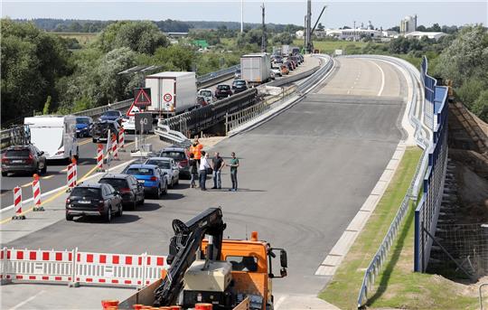 Entlang der Ostseeküste schreitet der Bau der Autobahn 20 schneller voran als im Nordwesten. Foto: Bernd Wüstneck/dpa-Zentralbild/dpa