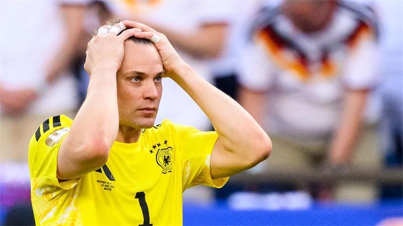 Entsetzt nach dem Aus im Elfmeterschießen: Manuel Neuer. 