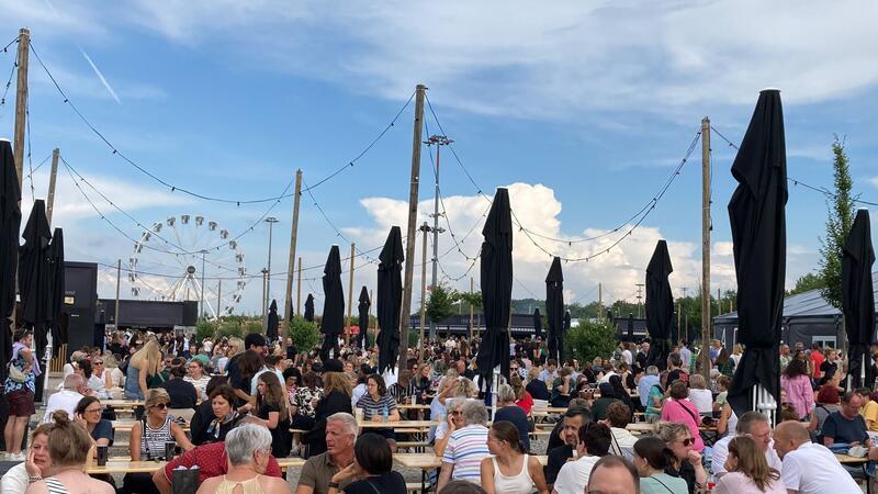 Popstar mit Pop-up-Stadion: Adele-Konzerte in München laufen Entspanntes Warten auf den Megastar
