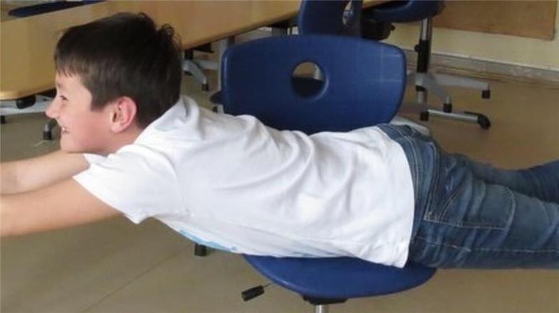 Entspannungsübung für Schulkinder.