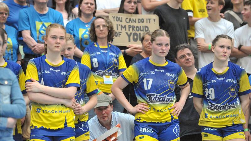 Enttäuschte Gesichter nach dem Finale (von links): Lea Liebetrau, Merja Wohlfeil und Lucy Saul.