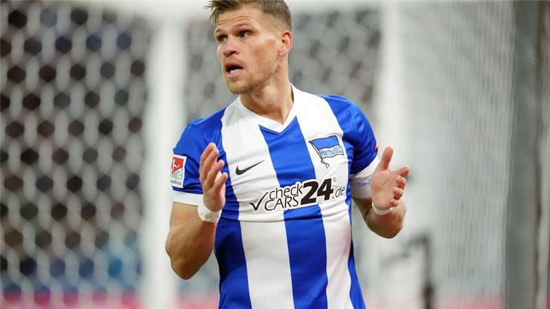 Enttäuschung für Hertha BSC: Berlins Stürmer Florian Niederlechner rätselt.