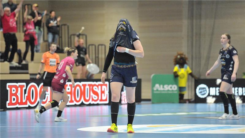 Enttäuschung nach dem knapp verlorenen Play-off-Spiel gegen Metzingen.
