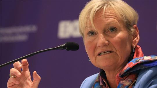 „Er ging stets auf alle Menschen zu“, sagt die EKD-Ratsvorsitzende Kirsten Fehrs über den verstorbenen Papst. (Archivbild)