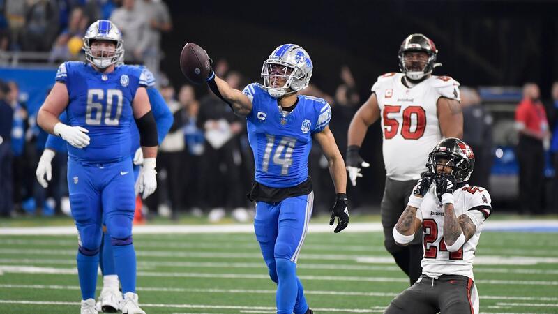 Swift feiert mit Chiefs: Ein Sieg bis zum Super Bowl Er trägt die Nummer 14 und er ist in Topform: Amon-Ra St. Brown von den Detroit Lions.