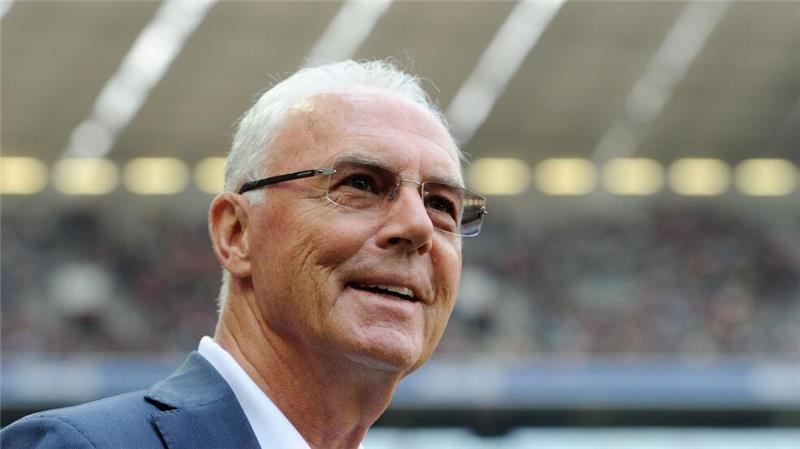 Verstorben: Die Toten des Jahres 2024 Er war eine der prägendsten Persönlichkeiten des Fußballs weltweit: Franz Beckenbauer.