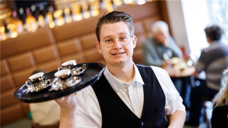 Er will mit seinen Gästen ins Gespräch kommen: Vincenzo Bozzato von der Café-Bar 8tto Grammi in Bayreuth. 