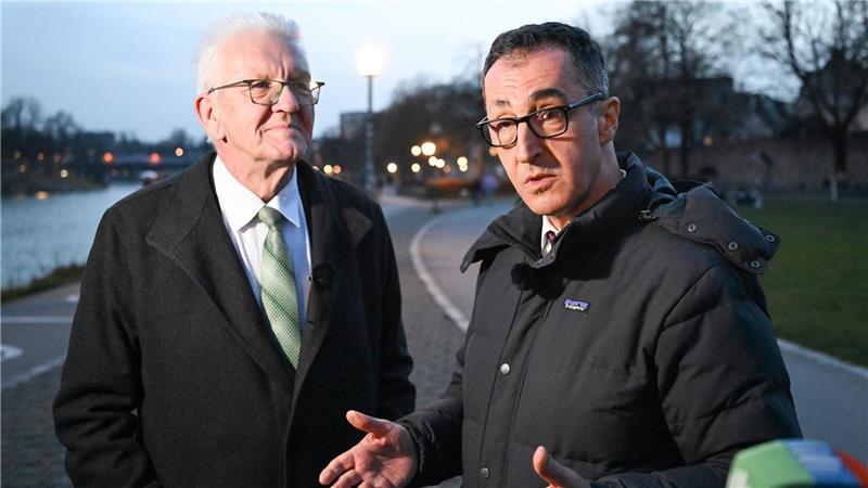 Wahlkämpfer in Baden-Württemberg gehen in den Endspurt Er wolle Kretschmann nicht kopieren, sagt Özdemir - sondern kapieren.