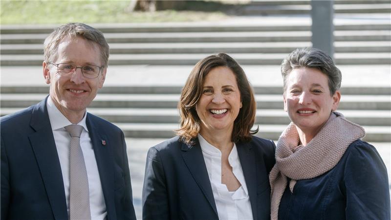 Erdmann folgt auf Samiah El Samadoni (Mitte).