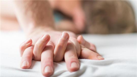 Erektionsstörungen lösen bei Betroffenen häufig eine große Belastung aus.