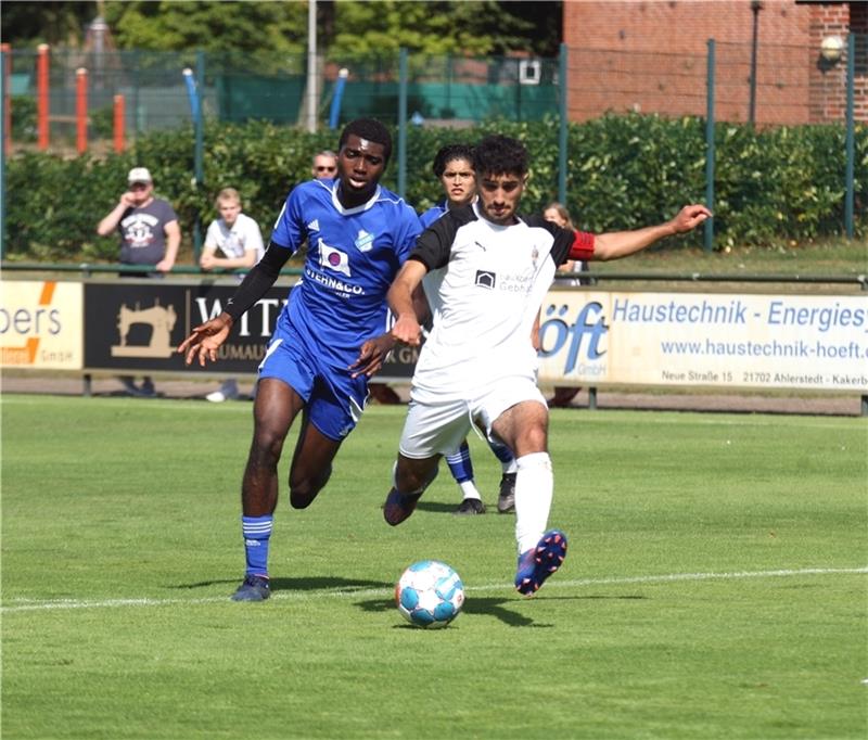 U19 des JFV A/O/B/H/H verspielt 2:0-Führung Eren Badur erzielte seinen 13. Saisontreffer, der JFV verlor aber trotz Führung. Foto: Krause