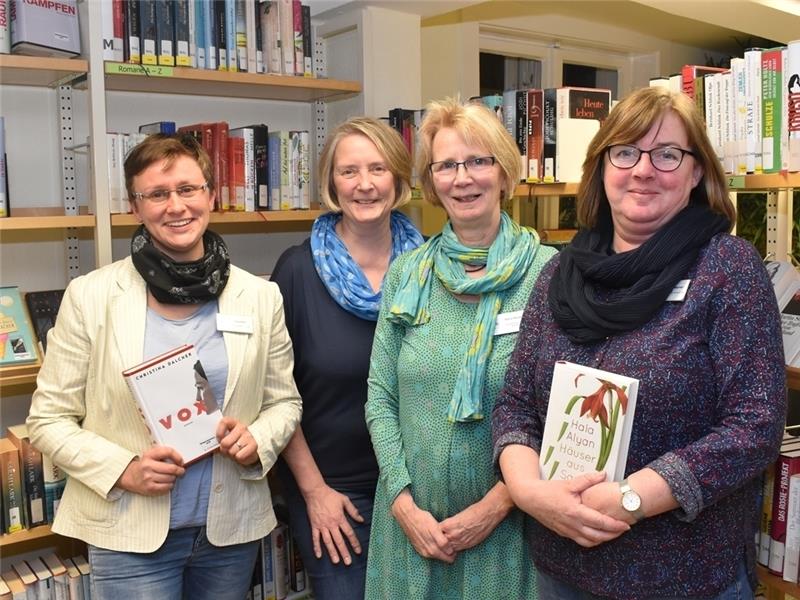 Erfolgreich: Janina Kolb, Britta Quast, Maria Neumann und Birgit Warner vom Team der Gemeindebücherei Jork (von links). Foto: Vasel