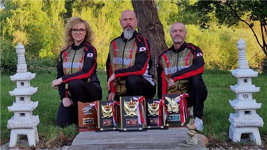 Erfolgreich in Japan: Die Agathenburger Tanja Goly, Norman Goly und Marc Pönisch (von links).