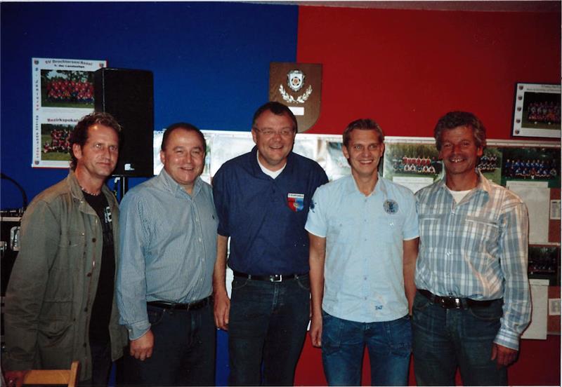 D/A-Trainer und ihre Halbwertszeit Erfolgreiche Trainer unter D/A-Präsident Rigo Gooßen (Mitte): Das historische Archivfoto zeigt (von links) Frank Laskowski, Bernhard Augustin, Lars Jagemann und Lutz Bendler. Foto: Egon Possel