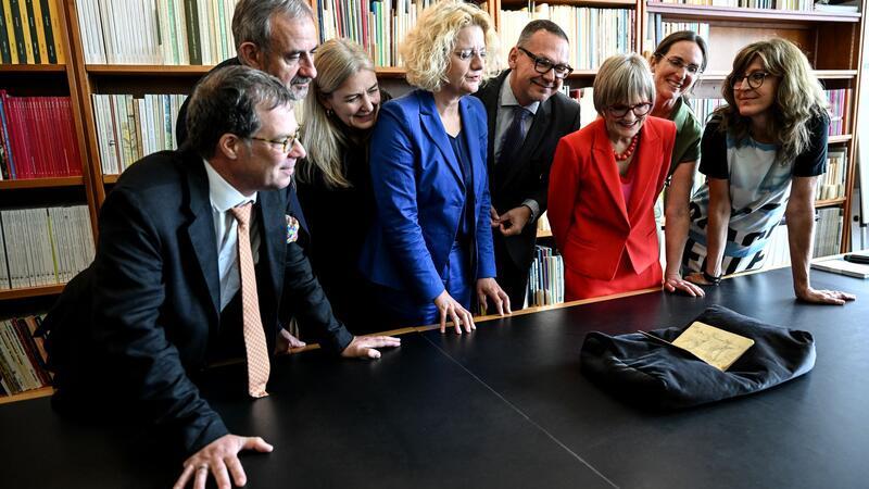 Caspar David Friedrichs Skizzenbuch bleibt für 1,7 Millionen Erfolgreicher Ankauf als Ergebnis gemeinsamer Anstrengung