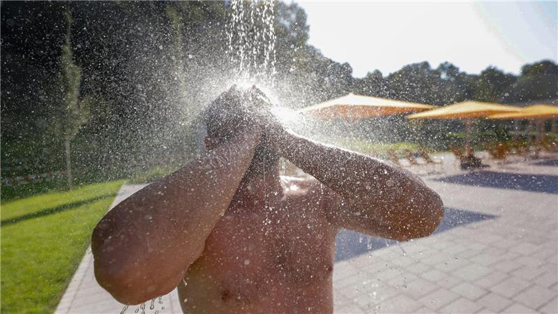 Höhepunkt der Hitzewelle steht an - Bis zu 38 Grad erwartet Erfrischung - hochwillkommen bei bis zu 38 Grad.