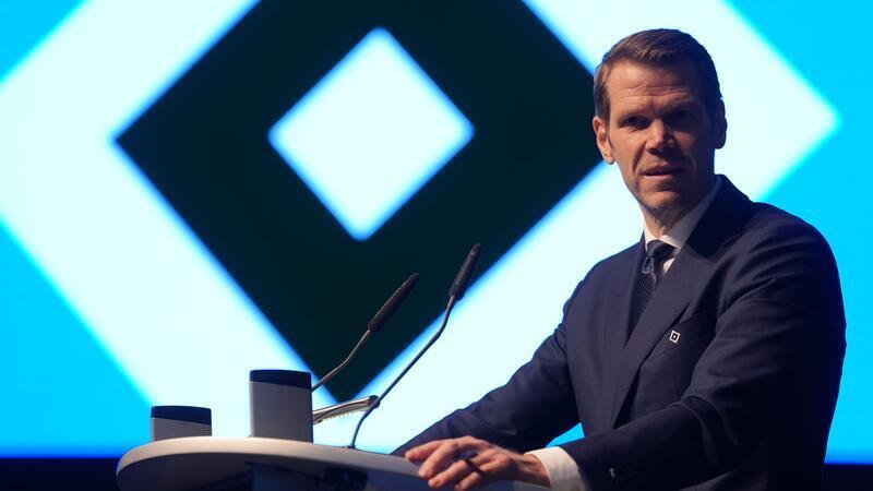 „So gesund wie nie“: HSV belohnt Finanzvorstand Eric Huwer bleibt bis 2029 Finanzvorstand beim Hamburger SV.