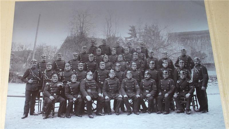 Feuerwehr Apensen: „Wir sind derzeit sehr gut ausgestattet“ Erinnerung an die Gründung der Apenser Feuerwehr 1895.