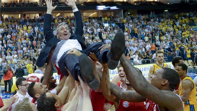 Erinnerungen an erfolgreiche Zeiten: Svetislav Pesic feierte mit den Bayern 2014 die Meisterschaft.