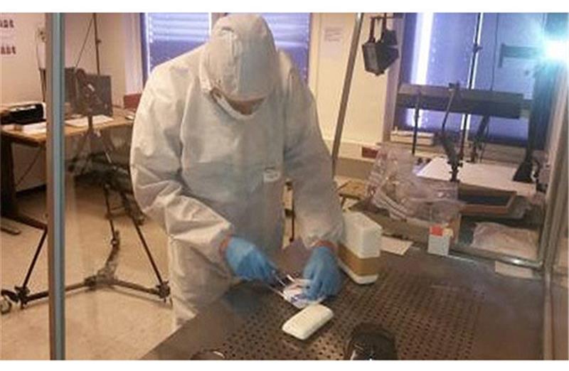 Erkennungsdienst bei der Spurensuche. Foto Polizei