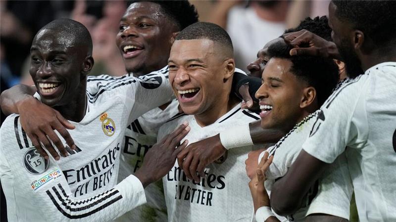 Nichts ist für die Ewigkeit: Braucht City einen Neuanfang? Erledigte die Skyblues nahezu im Alleingang: Reals Offensiv-Star Kylian Mbappé (M.).